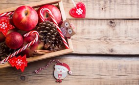 cesti natalizi fai da te, cassettina legno