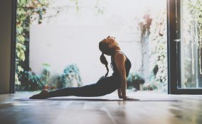 donna, yoga