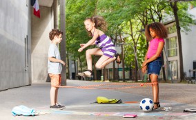 gioco elastico bambini