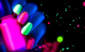 nail art, neon, decorazione unghie