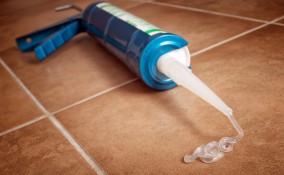 come togliere silicone, rimuovere silicone