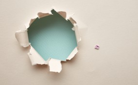 buchi carta da parati, come rattoppare carta da parati