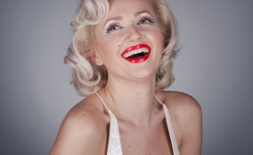 pettinatura, marilyn, video