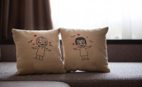 cuscini romantici fai da te, cuscini fai da te, cuscini decoupage, decoupage su stoffa