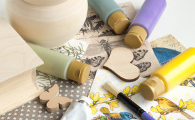 decoupage su legno con giornali, decoupage legno