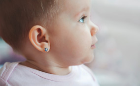 fori orecchie bambine