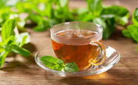 infuso di menta, rimedio naturale, salute