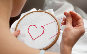 cuori con fiori a punto croce, cuori punto croce, fiori punto croce