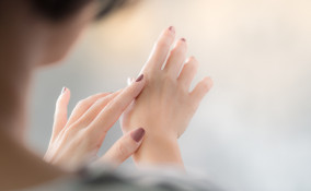 mani carta vetrata, mani secche, ammorbidire mani