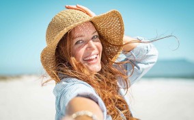 Come scegliere la protezione solare per i capelli