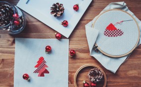 regali di natale fai da te punto a croce, natale punto croce