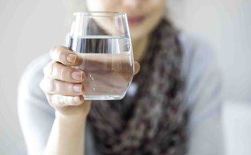 bicchieri di acqua