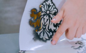 decorare piastrelle stencil, decorare piastrelle