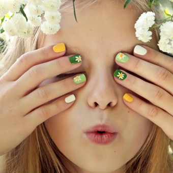 nail art margherite