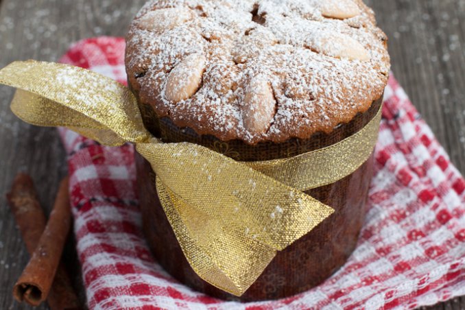 panettone farcito Natale panna cioccolato zabaione liquore feste
