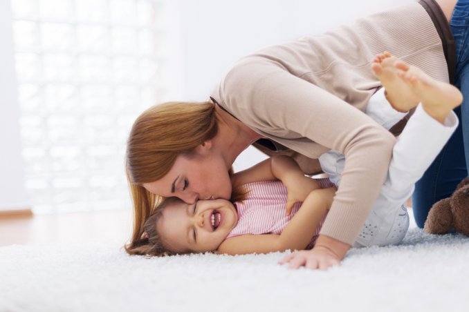 mamma-bambino-affetto-genitore