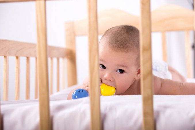 bambino letto culla lettino bebè neonato mamma