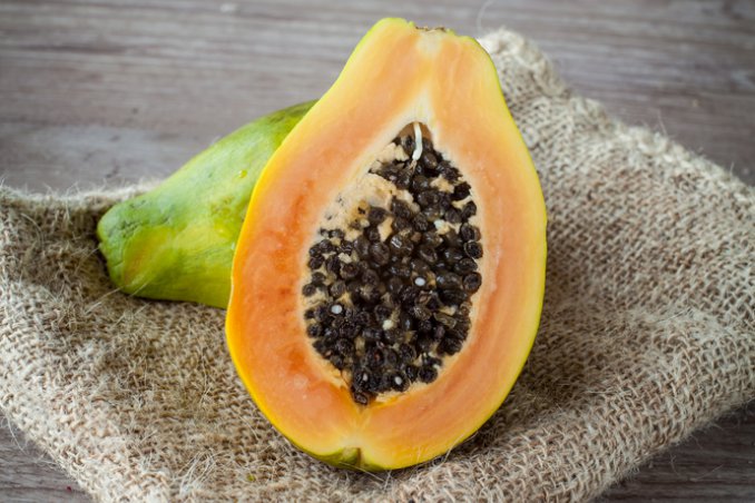 frutta papaya dieta salute donna