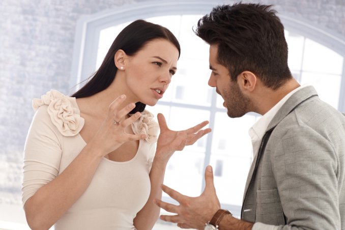 litigare mamma papà genitori figli tensioni conflitti bambini