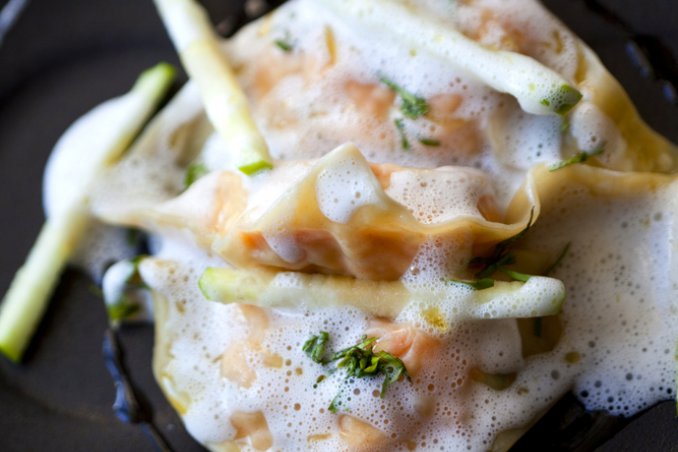 ravioli salmone mela verde uova panna limone