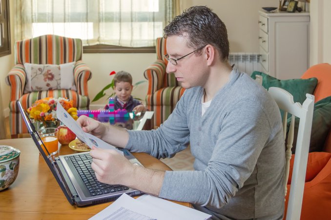 papà regole lavoro impegno casa famiglia bambini figli