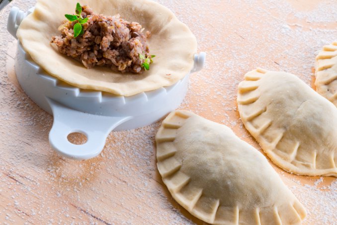 ravioli carne agnello manzo pecorino pinoli saporiti