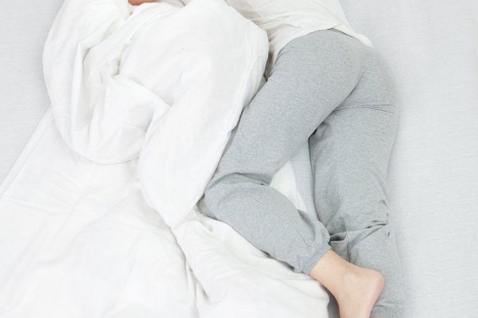 DORMIRE POSIZIONE SONNO NOTTE