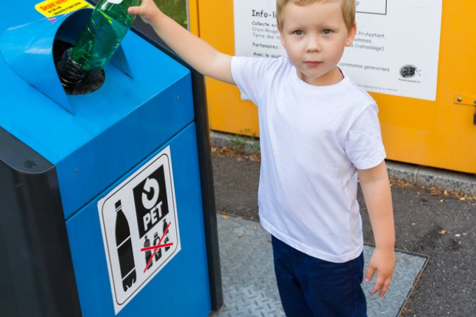 riciclo raccolta differenziata bambini educazione scuola famiglia
