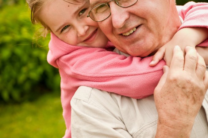 nonni,famiglia,aiuto,babysitter,bambini,scelta,obbligo