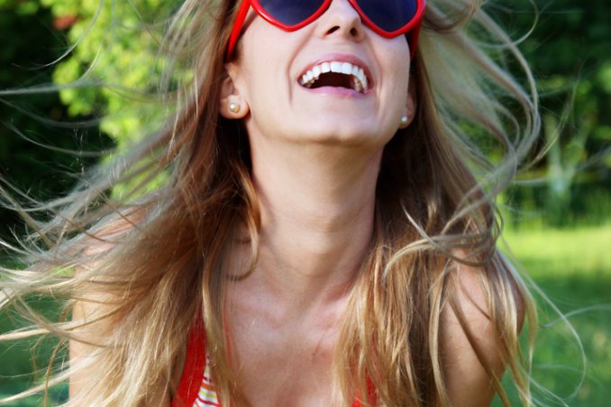 ridere risata yoga salute