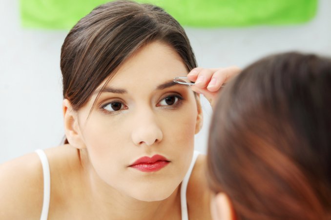 sopracciglia fini folte tendenza