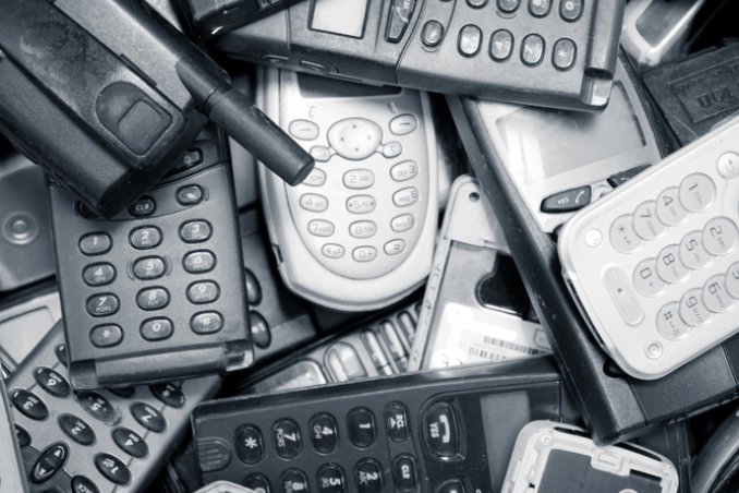 cellulare vecchio smaltimento elettrosmog consumo batteria