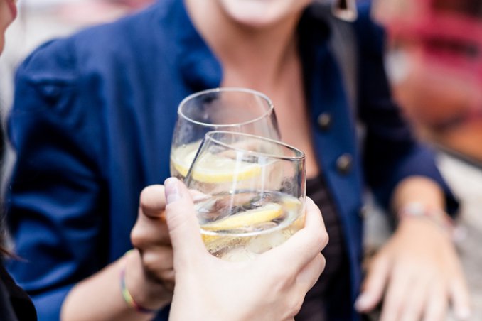 bere vino alcol aperitivo salute dieta