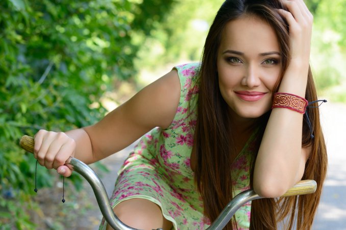 bicicletta dimagrire sport donna fisico