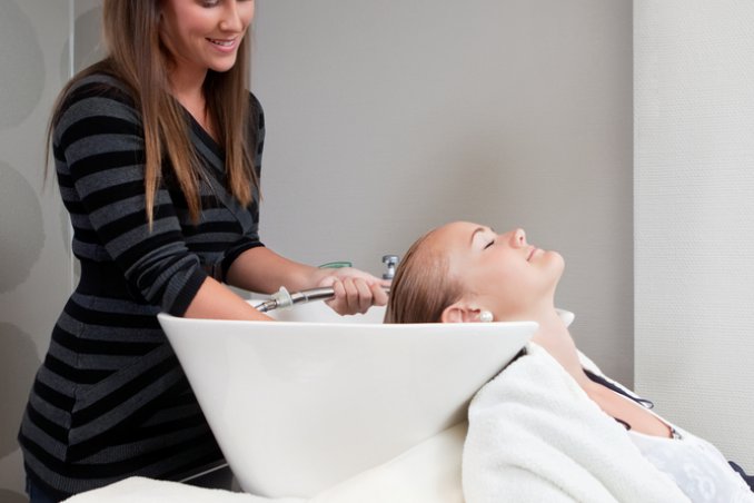 scegli con cura i prodotti per i tuoi capelli