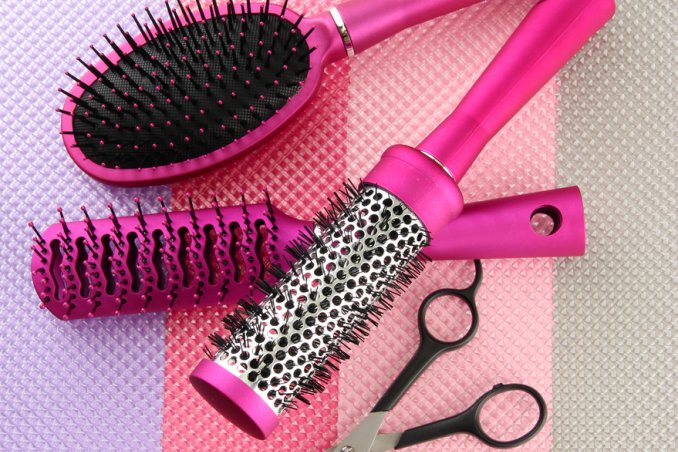 capelli lisci sani lucenti donne bellezza 