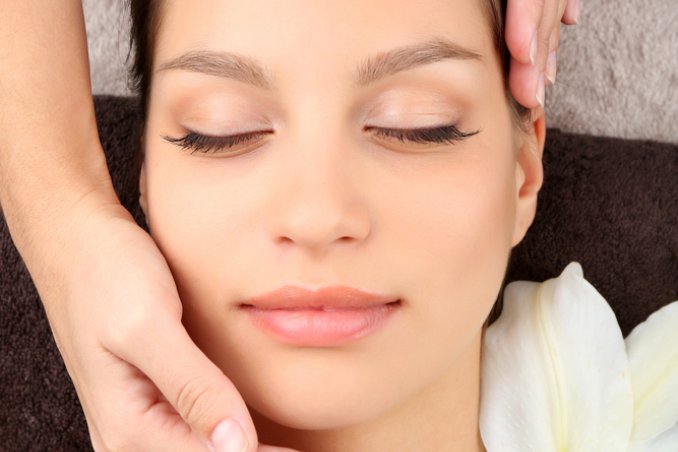 massaggio viso rughe bellezza
