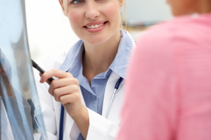 dottore medico ginecologo consulenza infezioni 