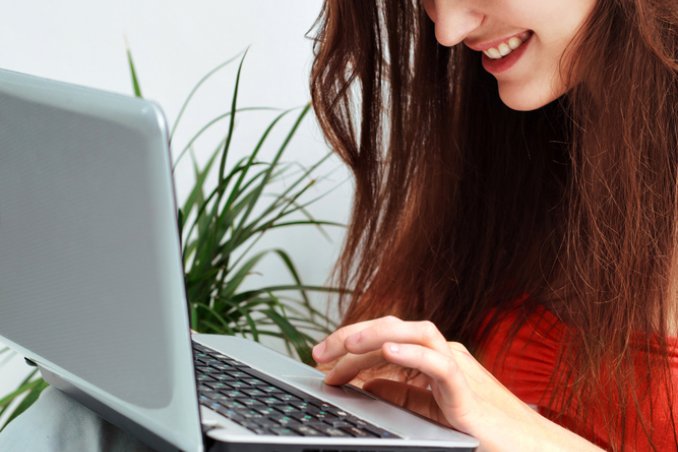 internet web chat avventura relazione coppia donna uomo social network