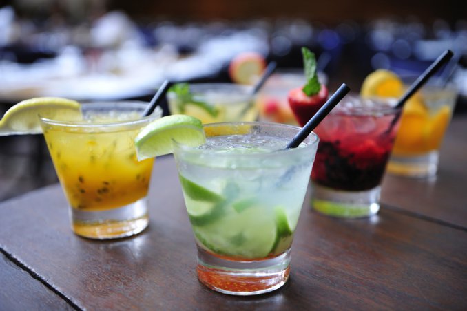 cocktail frutta carnevale aperol alcolico arancia ananas maracuja fragola pompelmo