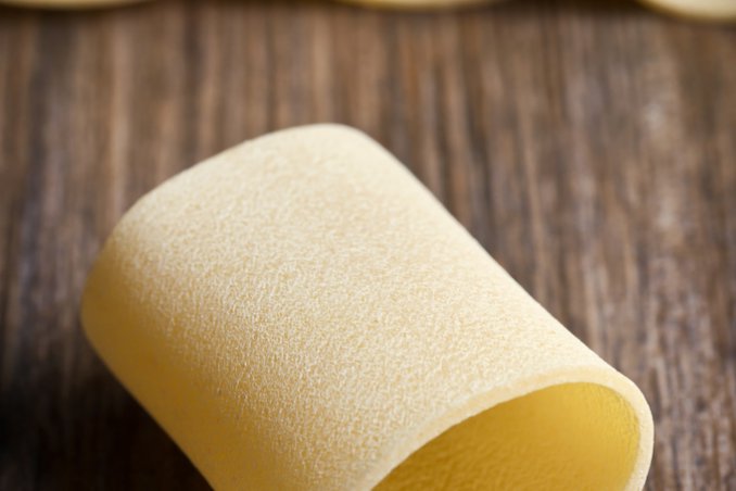 paccheri pasta gamberi gamberoni pomodoro pomodorini provola