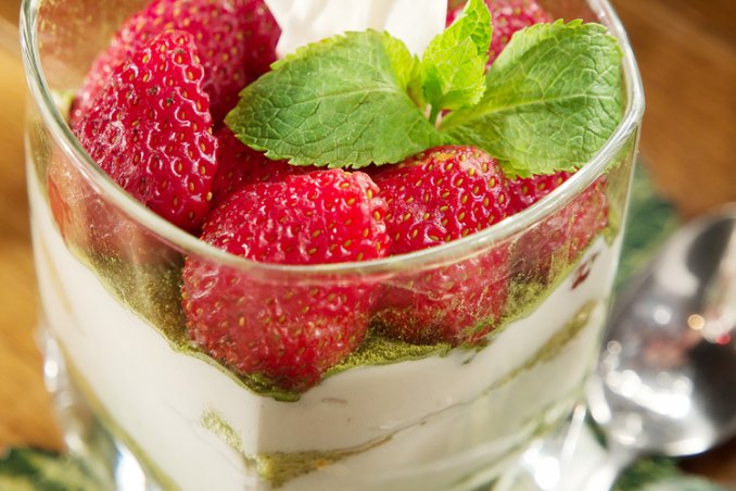 tiramisu creama mascarpone the matcha verde fragole