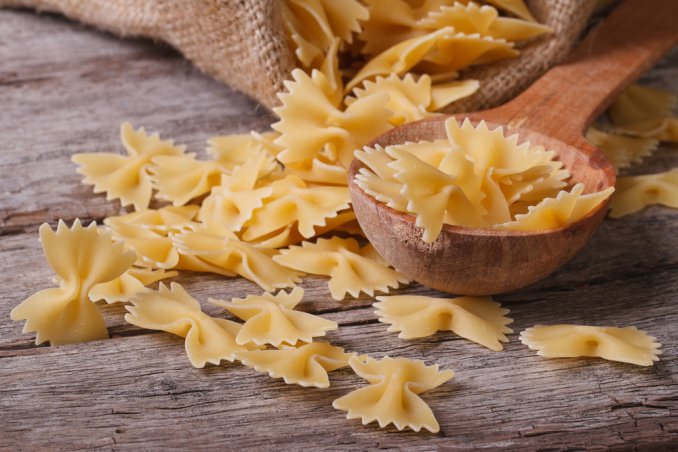 farfalle pesto ricotta salsiccia