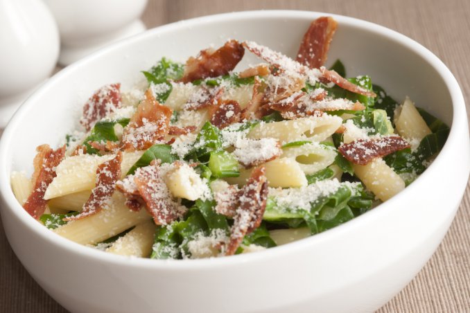 penne pasta spinaci ricotta prosciutto