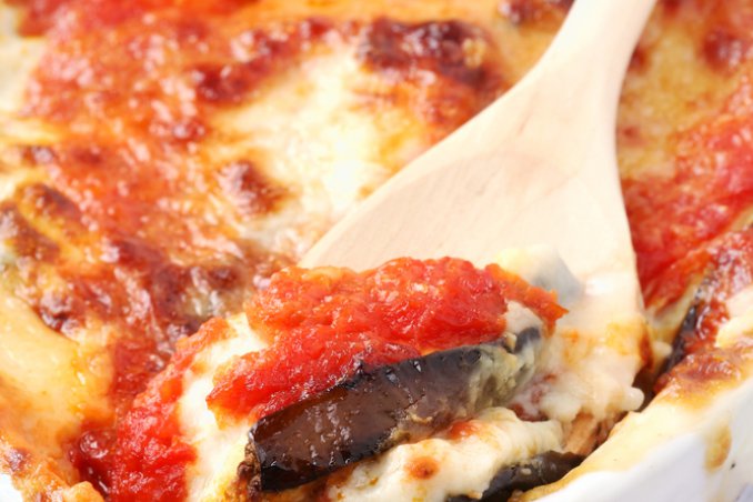 torta melanzane mozzarella pomodoro prosciutto uova