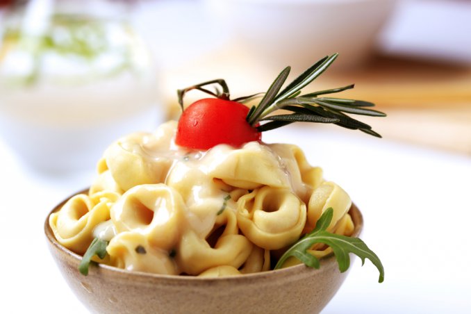 tortellini olio limone rucola insalata