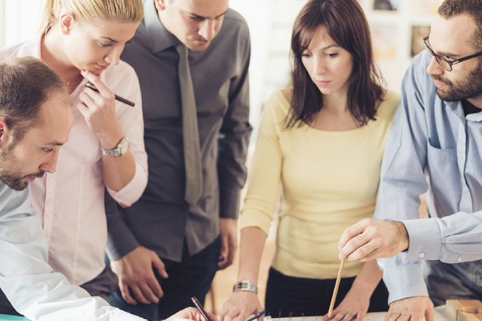 Persone che stanno insieme