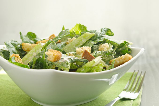 caesar salad lattuga uovo