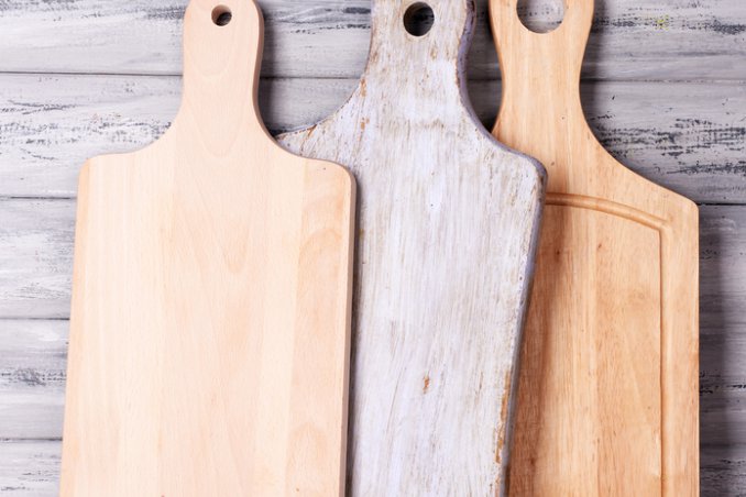 pulire il tagliere in legno lavare a mano