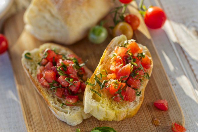 bruschetta pane altamura pomodorini cherry aglio olio